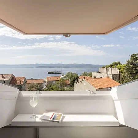 Shell - On Perfect Location Apartment *