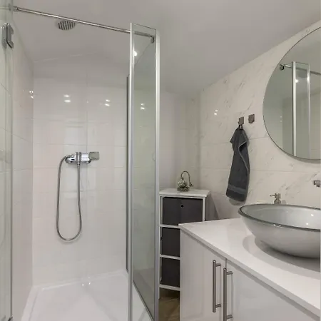 Shell - On Perfect Location Apartment
